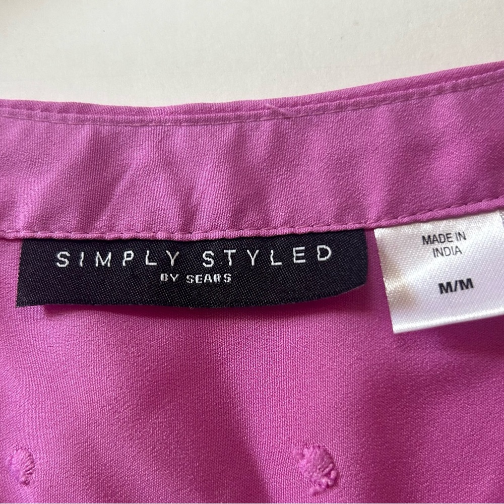 *Simply Styled Woman’s Top - Picture 4 of 8